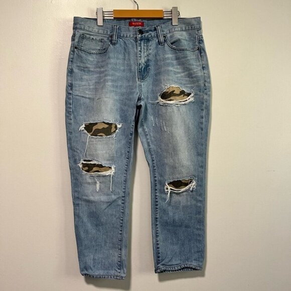 Guess Men’s Camo Patch Distressed Jeans Size 36 Light Wash Straight Leg - Picture 1 of 13